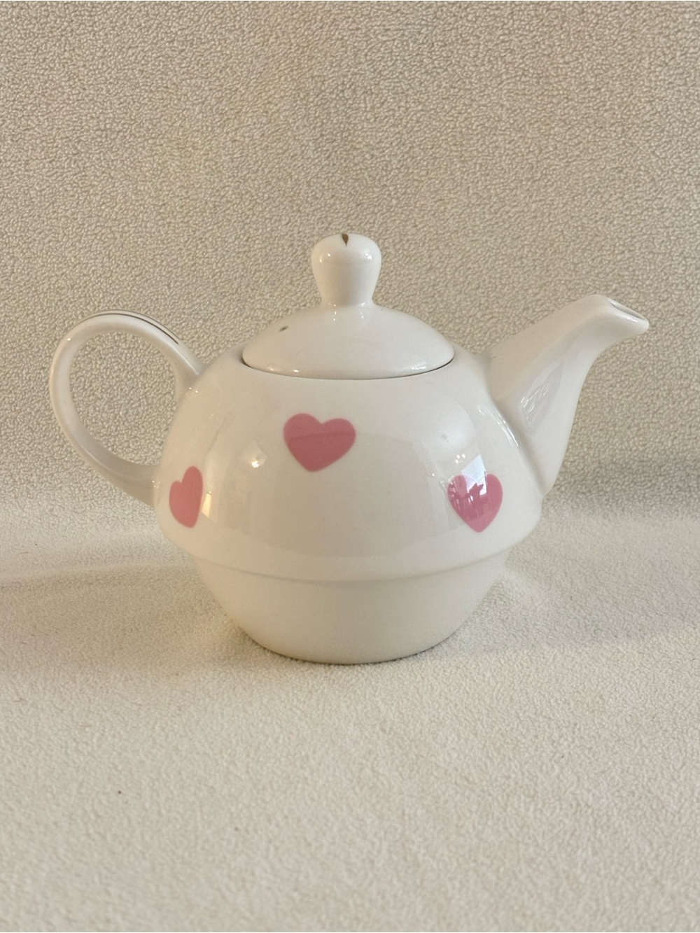 Skinnydip London Pink Hearts Ceramic Teapot Gold Trim
